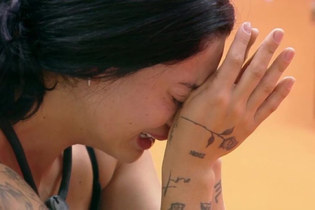 a-fazenda-17:-rayane-se-desespera-apos-martina-ser-expulsa