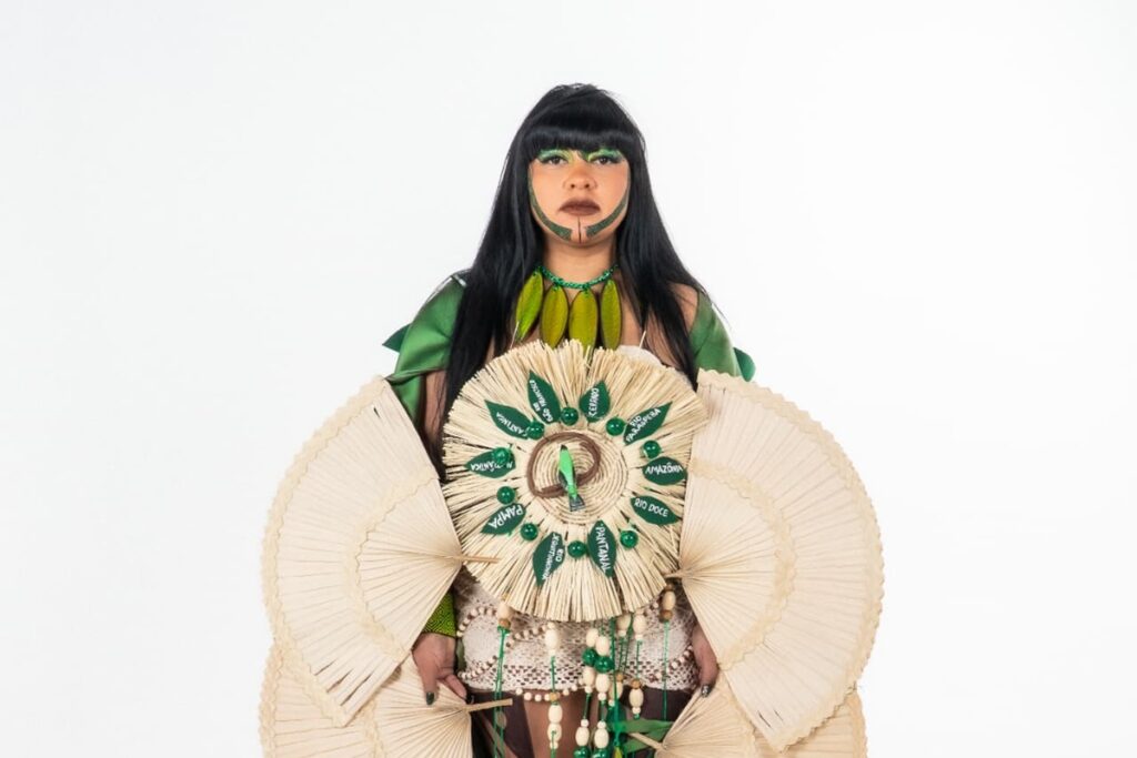 deputada-celia-xakriaba-leva-moda-indigena-ao-global-citizen-festival