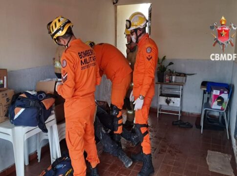 torre-de-telefonia-cai-e-atinge-trabalhador-e-residencias-no-p-sul