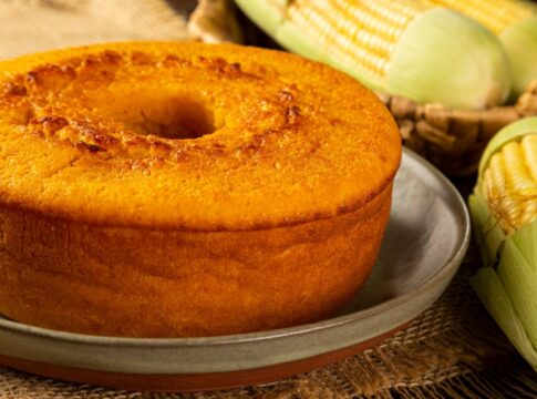 recita-de-bolo-de-milho-cremoso:-o-par-perfeito-para-o-seu-cafezinho