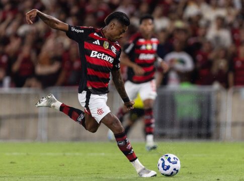 flamengo-atropela-sport-por-3-x-0-e-assume-a-lideranca-do-brasileirao