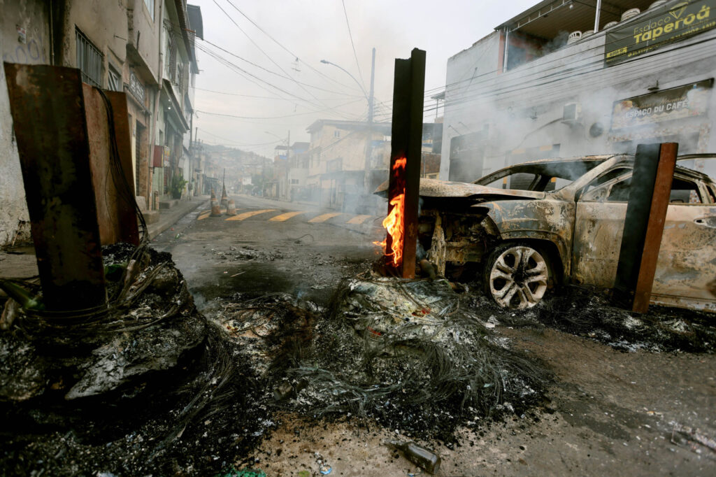 por-dentro-do-alemao:-quando-o-tiro-para,-comeca-a-corrida-pela-vida