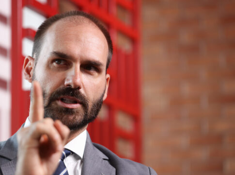 eduardo-bolsonaro-reage-a-petista-que-chamou-operacao-de-“chacina”