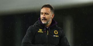 ex-flamengo-e-corinthians-e-demitido-da-inglaterra-apos-mau-momento