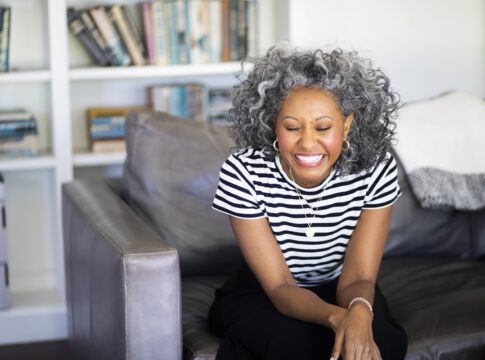 cabelos-brancos-sem-tabu:-expert-revela-o-que-e-mito-e-o-que-e-verdade