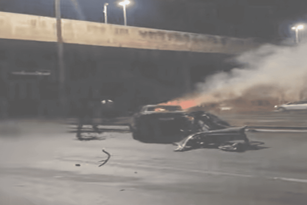 Veja momento em que Mercedes de sargento pega fogo após batida na Epia veja-momento-em-que-mercedes-de-sargento-pega-fogo-apos-batida-na-epia