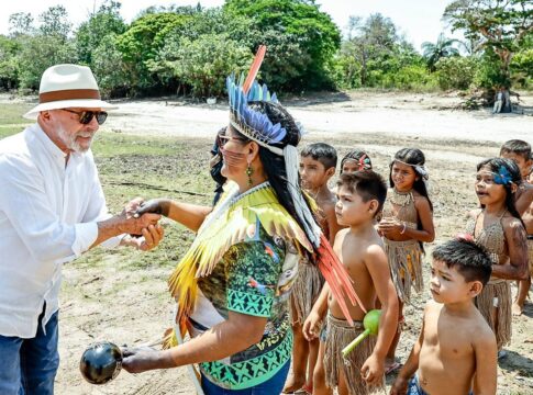 no-segundo-dia-no-para,-lula-visita-aldeia-indigena-antes-da-cop30