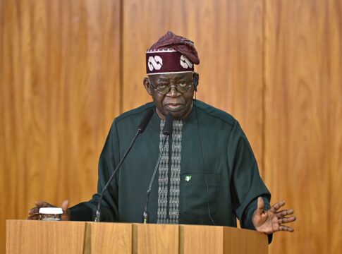 apos-ameaca-dos-eua,-presidente-da-nigeria-quer-dialogo-com-trump