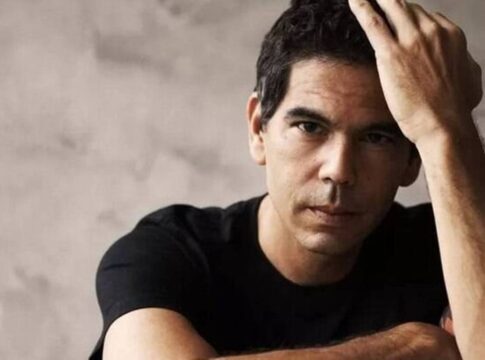 dado-villa-lobos-leva-o-legado-do-rock-brasiliense-ao-estilo-brasil