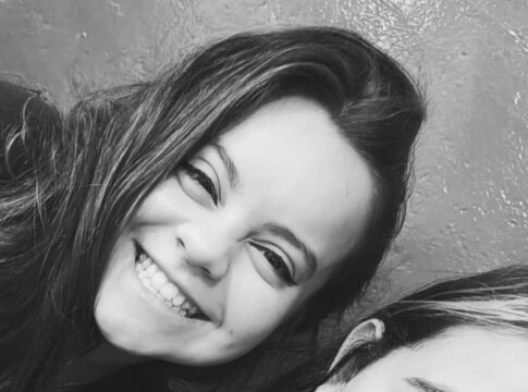 imagens-mostram-momento-em-que-jovem-e-baleada-na-cabeca-em-assalto