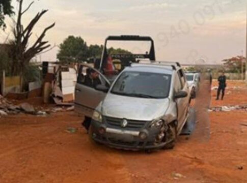 ladrao-foge-e-bate-carro-roubado-em-cemiterio-do-df-no-dia-de-finados