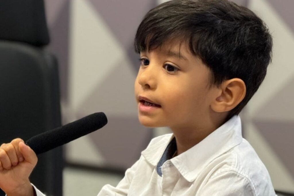 video:-minimedico-de-6-anos-encanta-web-ao-discursar-no-senado