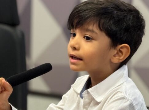 video:-minimedico-de-6-anos-encanta-web-ao-discursar-no-senado