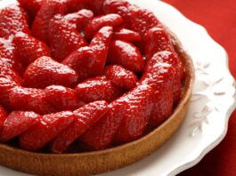 torta-de-morango-cremosa:-facil,-e-a-sobremesa-ideal-para-a-familia