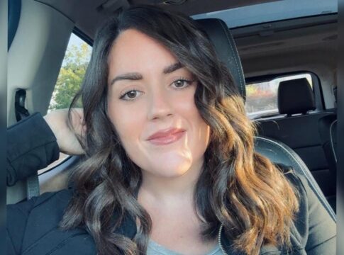 mulher-acorda-com-rosto-paralisado-e-descobre-cancer-raro-no-sangue