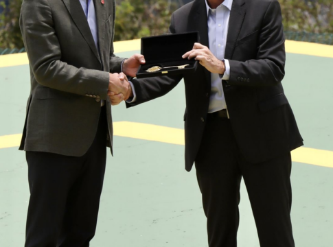 principe-william-visita-pao-de-acucar-e-recebe-chave-da-cidade-do-rio