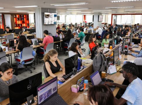 recorde!-metropoles-atinge-8,4-bilhoes-de-visualizacoes-em-outubro