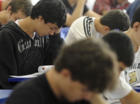 inep-divulga-lista-de-espera-para-vagas-remanescentes-do-fies-2025