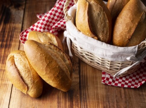 adeus,-torradeira:-chef-ensina-truque-para-pao-crocante-e-miolo-macio