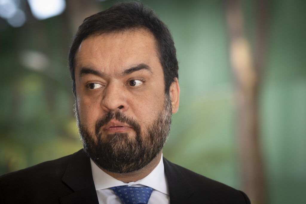 relatora-vota-para-cassar-castro-e-julgamento-e-suspenso-no-tse