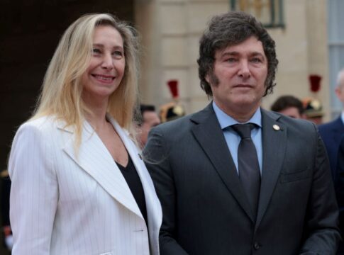 poderosa,-irma-de-milei-usa-taro-para-definir-passos-do-governo