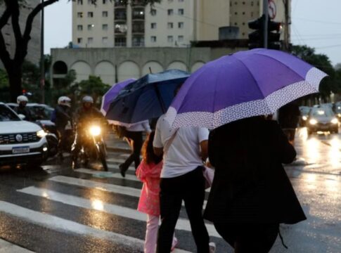 frente-fria-se-aproxima-e-traz-muita-chuva-ao-pais;-confira-o-clima