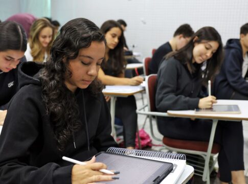 conheca-as-regras-para-a-prova-de-redacao-do-enem-2025-no-domingo