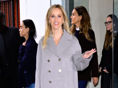 reese-witherspoon-desabafa-sobre-depressao-pos-parto:-“chorava-sempre”