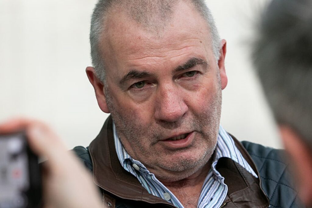 ex-atleta-e-condenado-por-fingir-cancer-e-arrecadar-milhoes