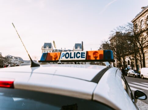 franca:-homem-atropela-multidao-e-grita-“allah-akbar”-ao-ser-preso