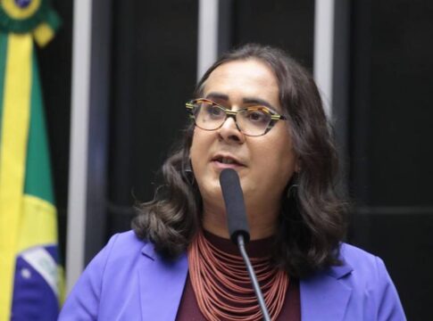 salabert-chama-novo-de-“bolsonarismo-de-sapatenis”-e-causa-bate-boca