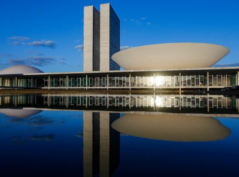 congresso-homenageara-viuvas-de-policiais-mortos-em-megaoperacao-no-rj