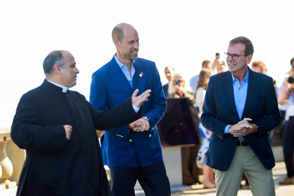 principe-william-ganha-presentes-no-cristo-redentor;-saiba-o-que