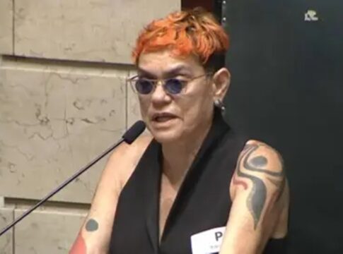 professora-que-criticou-policia-deveria-pedir-protecao-apos-ameacas?