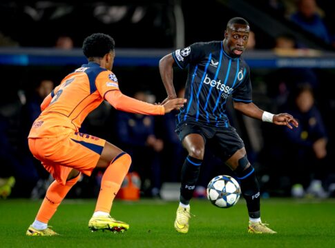champions-league:-club-brugge-e-barcelona-empatam-em-duelo-eletrizante