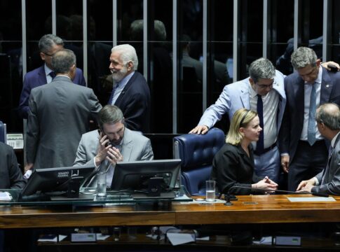 lula-deve-sancionar-isencao-do-ir-ate-dia-11,-diz-gleisi