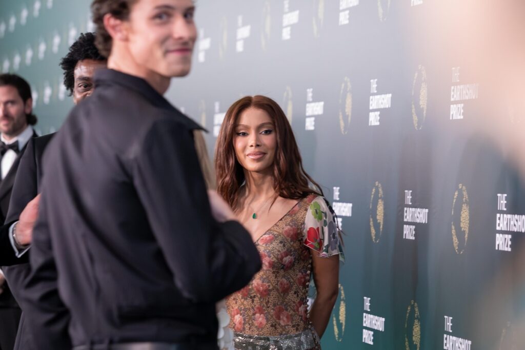 anitta-recepciona-principe-william-e-defende-preservacao-da-amazonia