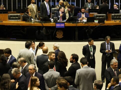 camara-aprova-projeto-que-dificulta-abortos-legais-em-criancas