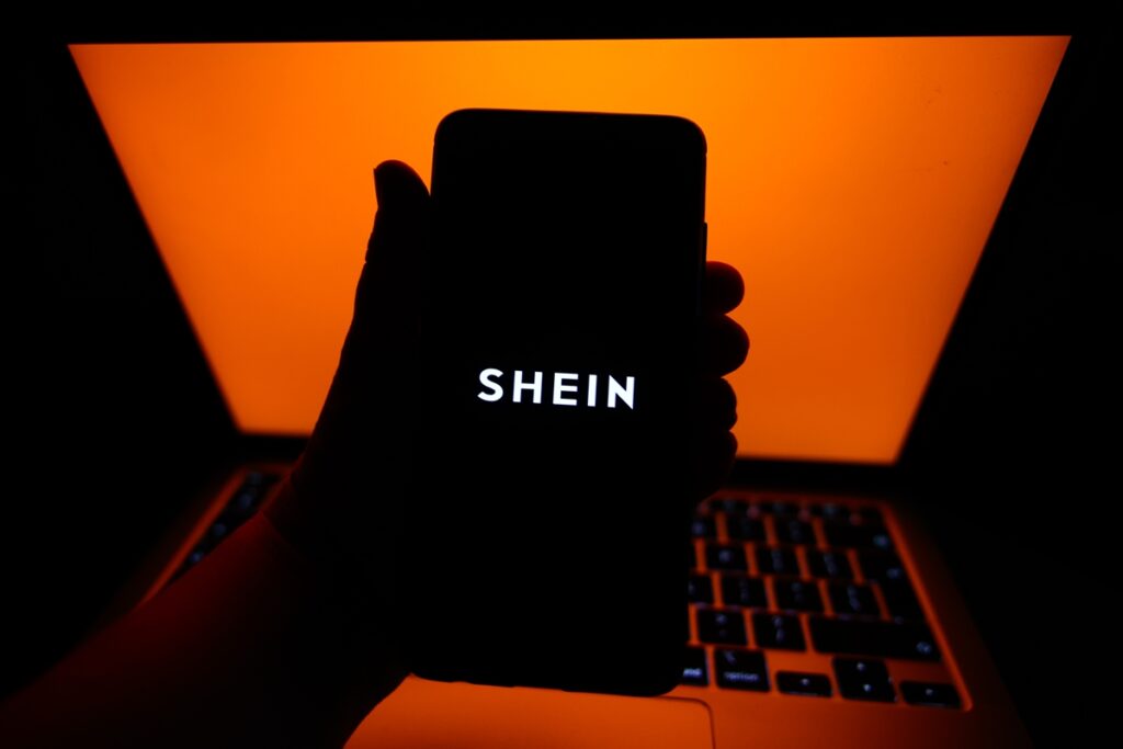 franca-ameaca-banir-shein-apos-venda-de-produtos-pedopornograficos
