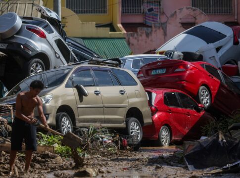 tufao-kalmeagi-deixa-ao-menos-140-mortos-nas-filipinas