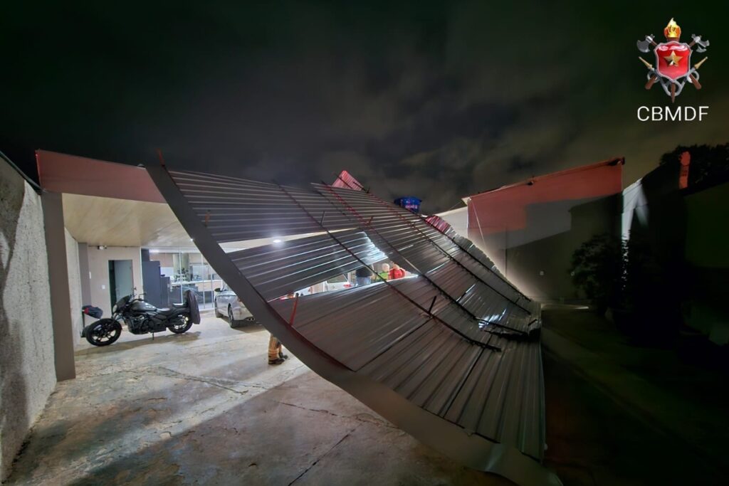 vendaval-destelha-casa-no-riacho-fundo.-veja-imagens