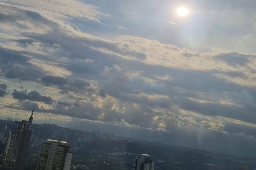 sol-entre-nuvens.-confira-a-previsao-do-tempo-para-esta-quinta-em-sp