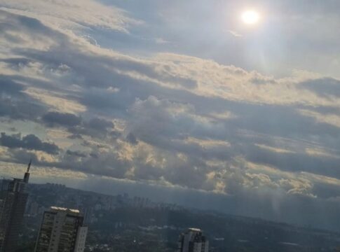 sol-entre-nuvens.-confira-a-previsao-do-tempo-para-esta-quinta-em-sp