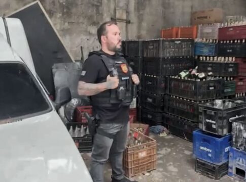 policia-de-sp-faz-operacao-contra-comercio-de-bebidas-adulteradas