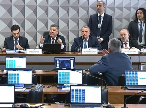 cpmi-tem-discussao-e-pedido-para-“calarem-a-boca”:-“presidente-sou-eu”