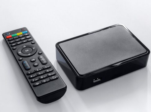 operacao-na-argentina-tira-do-ar-servicos-piratas-no-brasil.-entenda