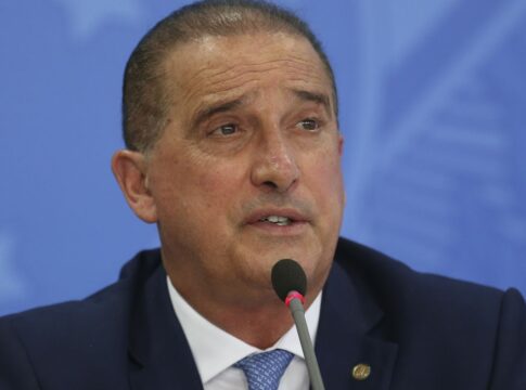 problemas-com-descontos-era-recorrente,-diz-ministro-de-bolsonaro