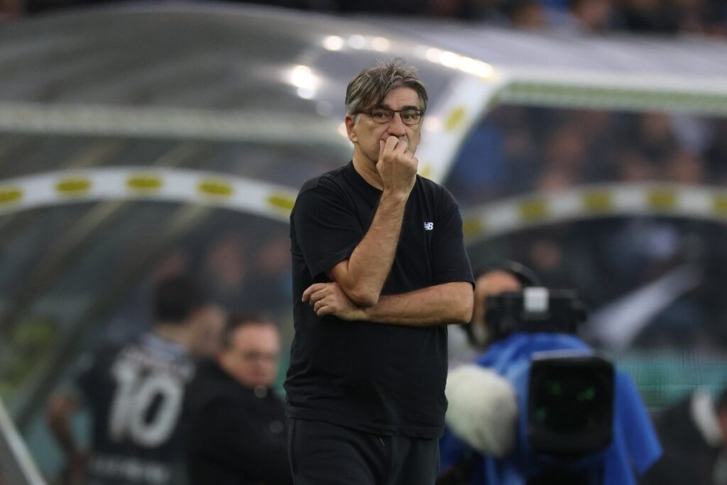 champions-league:-tecnico-da-atalanta-discute-e-empurra-jogador;-veja