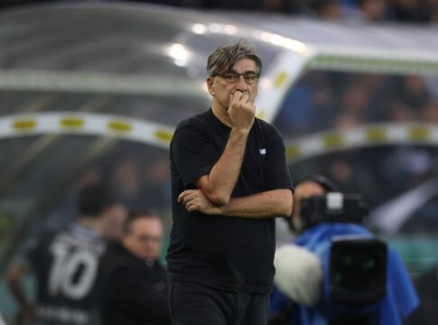 champions-league:-tecnico-da-atalanta-discute-e-empurra-jogador;-veja