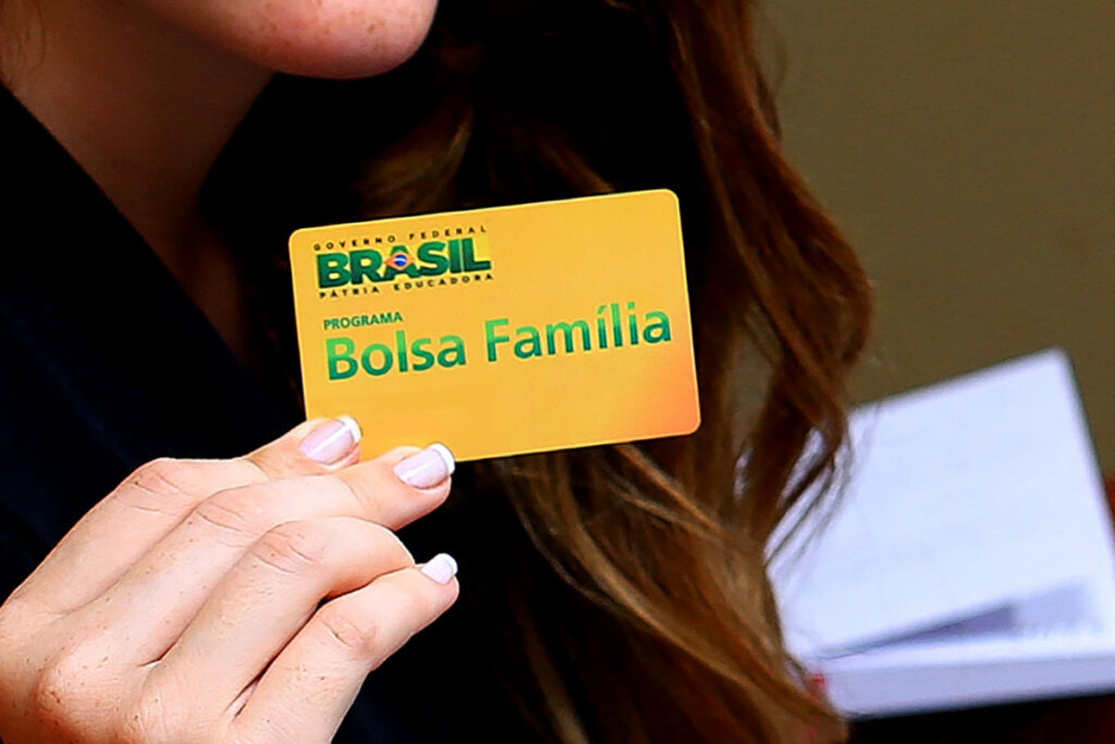 de-bolsa-familia-a-bpc:-veja-golpes-mais-comuns-aplicados-nas-redes